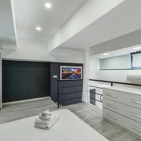 Urban Loft Certosa - Private Garden Apartman *